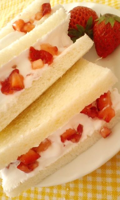 いちごサンドイッチ